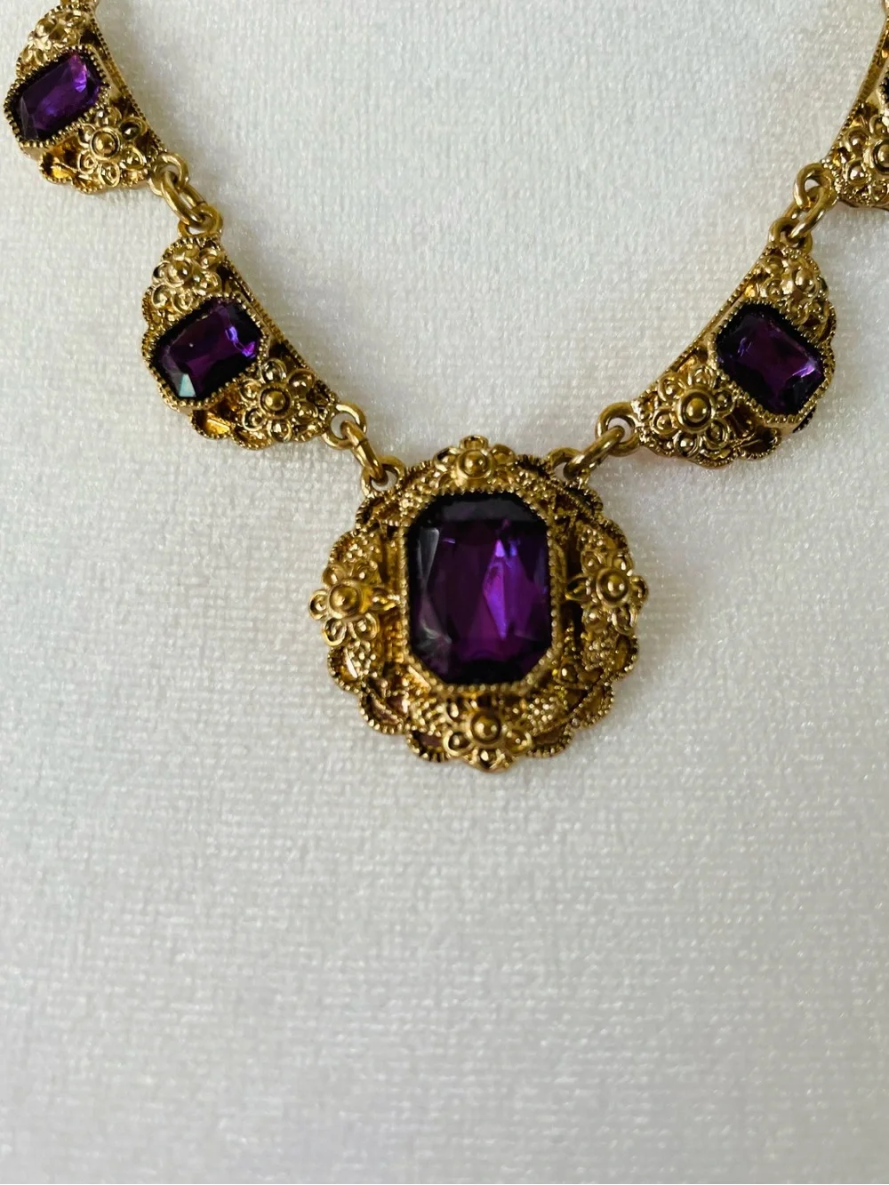 Gorgeous Gold-Tone Necklace with Purple Glass Stones Antique Look Necklace